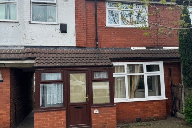3-Bedroom Terraced Home Sale – M8 Cheetham Hill